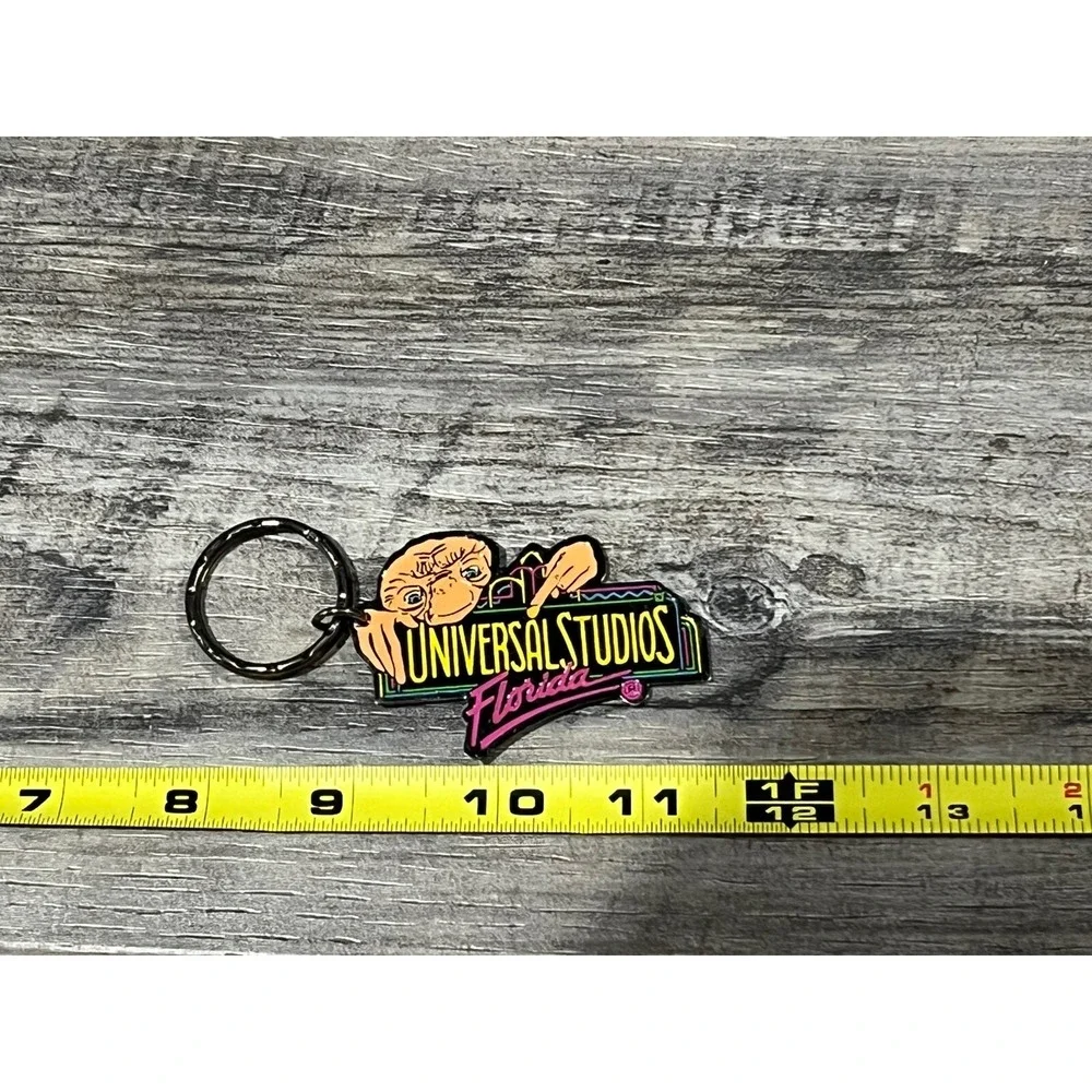 Vintage Universal Studios Florida E.T. Keychain Metal Extra Terrestrial‎